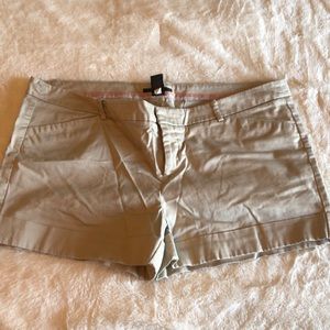 Mossimo tan shorts
